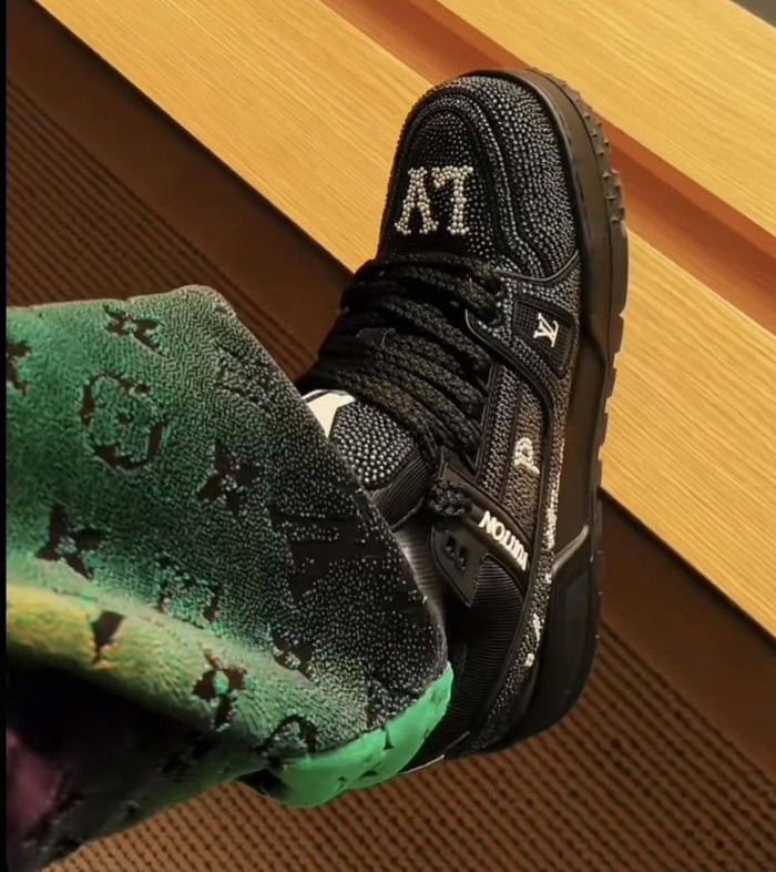 LOUIS VUITON trainer black diamond maxi